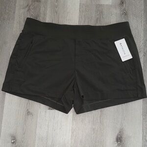 Athleta Women’s Green Athletic Shorts -‎ Size 22